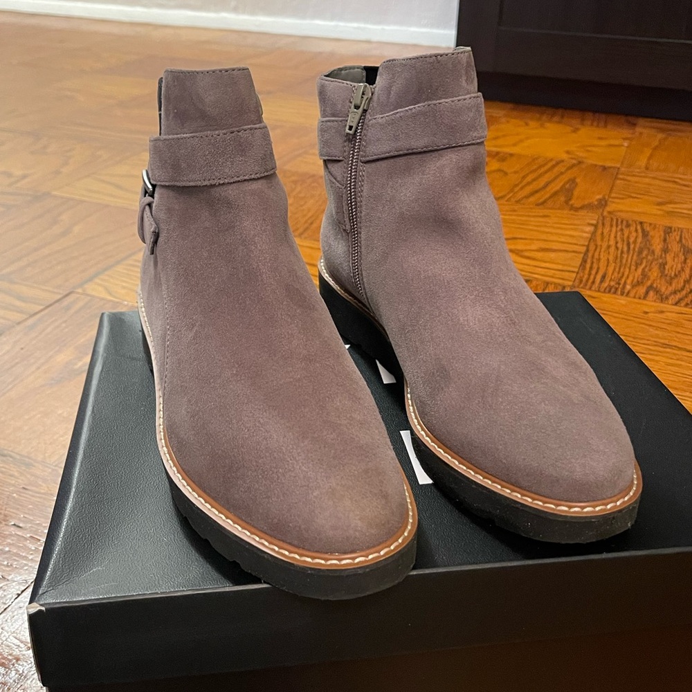 ~ SOLD ~ Naturalizer Aster Grey Suede Ankle Boots - Size 8.5 M